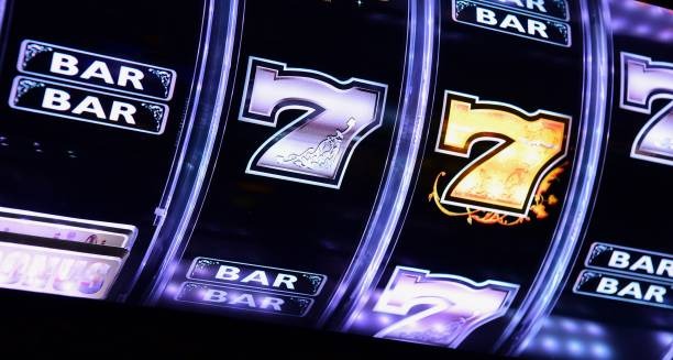 Interface pertaruhan Fortune Mouse dengan opsi taruhan yang jelas dan dealer di layar